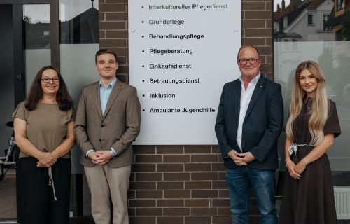 v. l. n. r.:  Michaela Herber (Pflegedienstleitung), Maurice Oertelt (Abteilungsleiter Controlling & Finanzen), Thorsten Böttcher (Geschäftsführer), Veronica Graf (stellv. Pflegedienstleitung)
